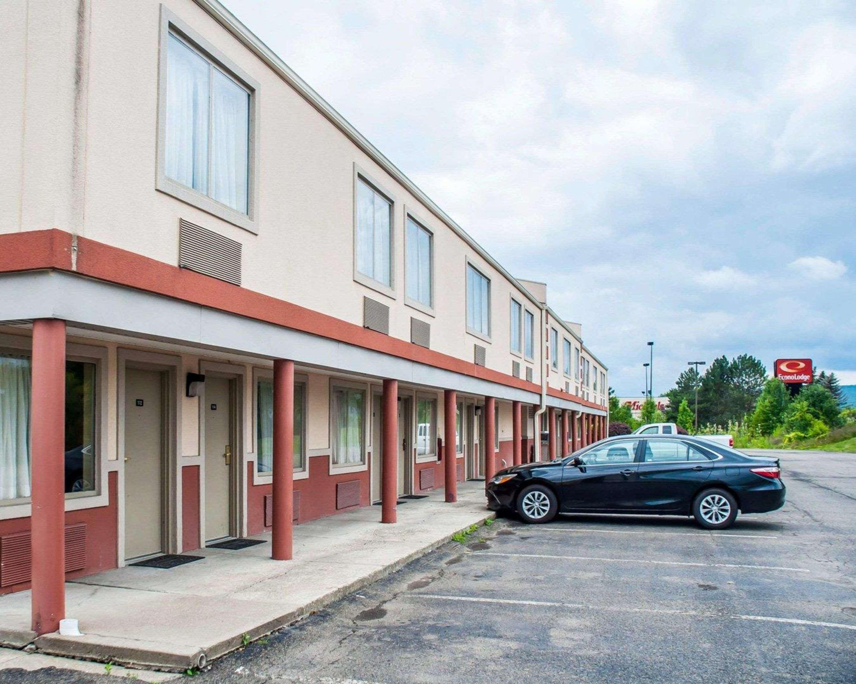 Econo Lodge Elmira-Corning Fisherville Экстерьер фото
