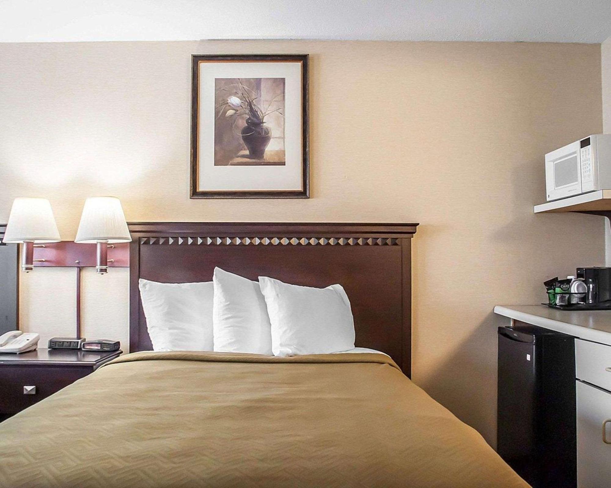 Econo Lodge Elmira-Corning Fisherville Экстерьер фото