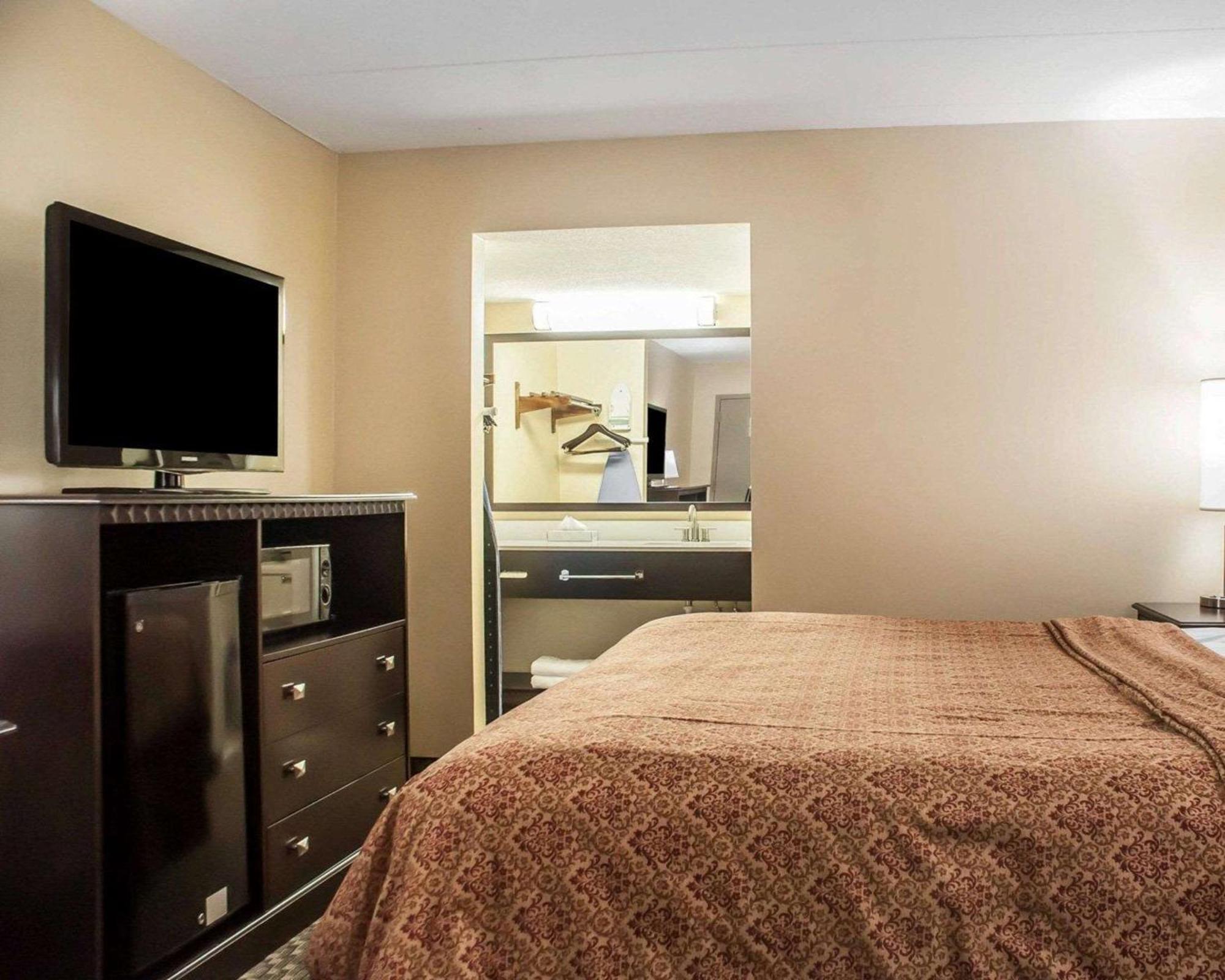 Econo Lodge Elmira-Corning Fisherville Экстерьер фото
