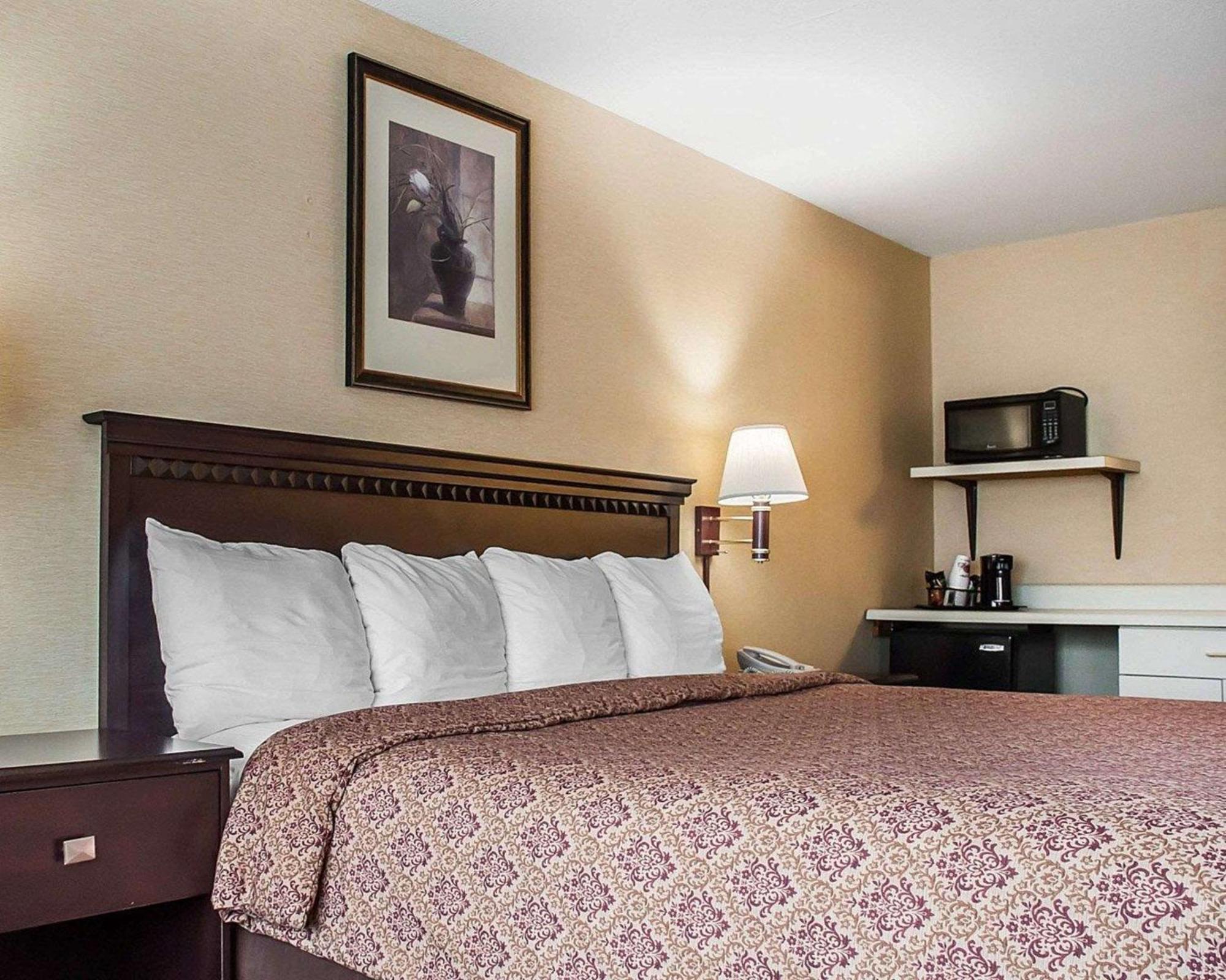 Econo Lodge Elmira-Corning Fisherville Экстерьер фото