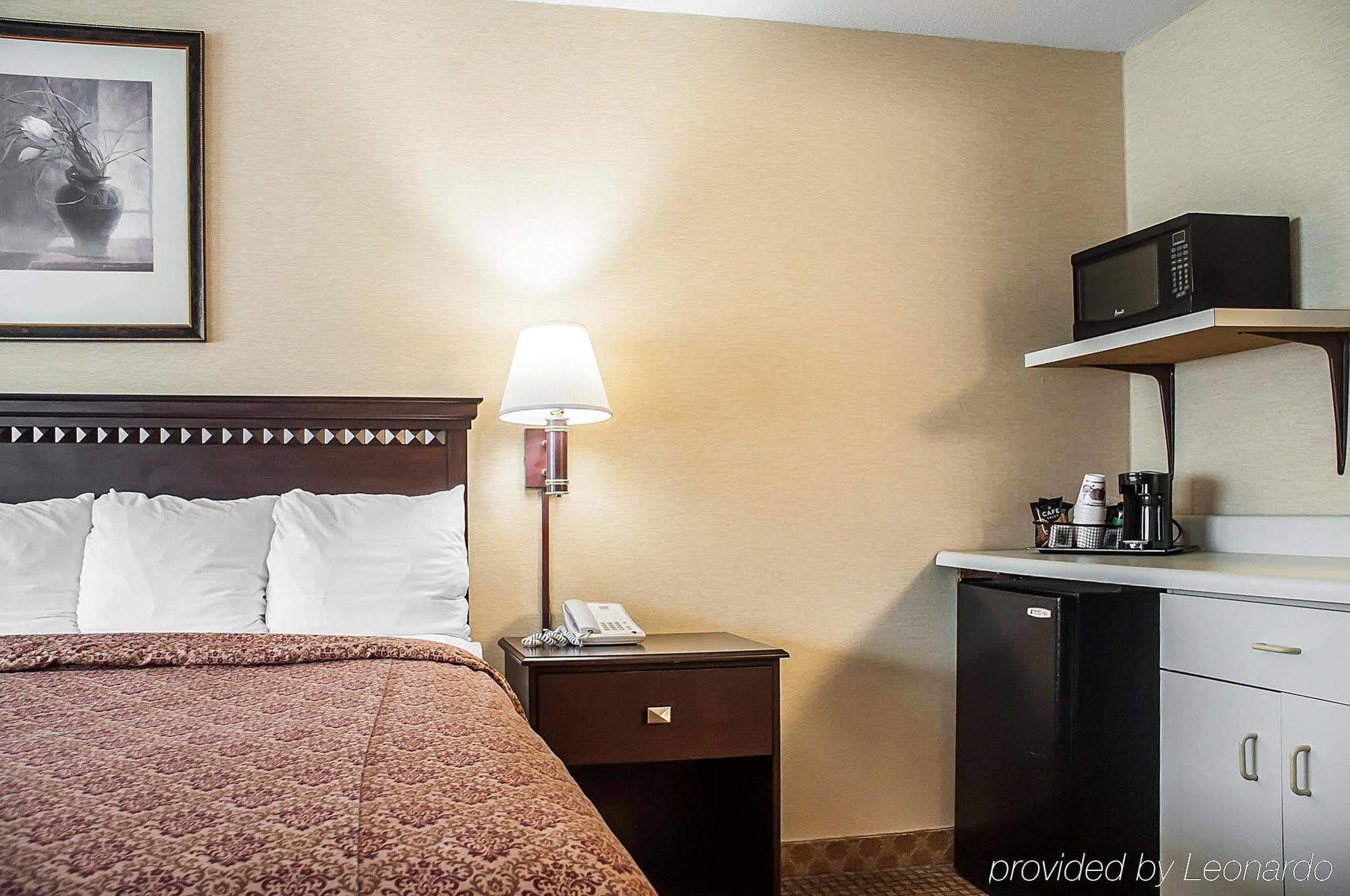 Econo Lodge Elmira-Corning Fisherville Экстерьер фото