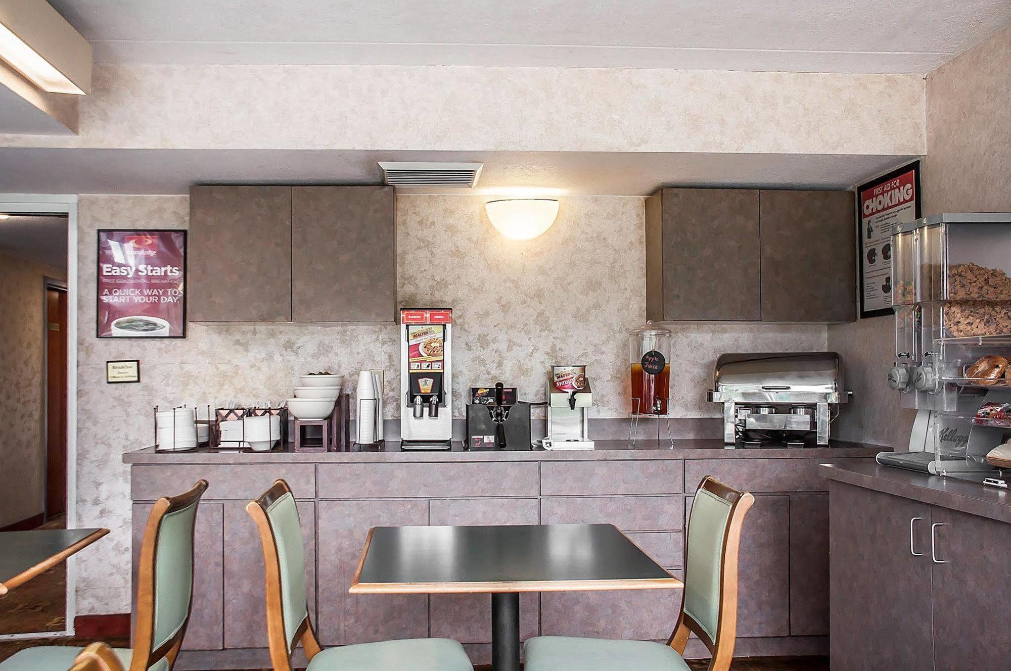 Econo Lodge Elmira-Corning Fisherville Экстерьер фото